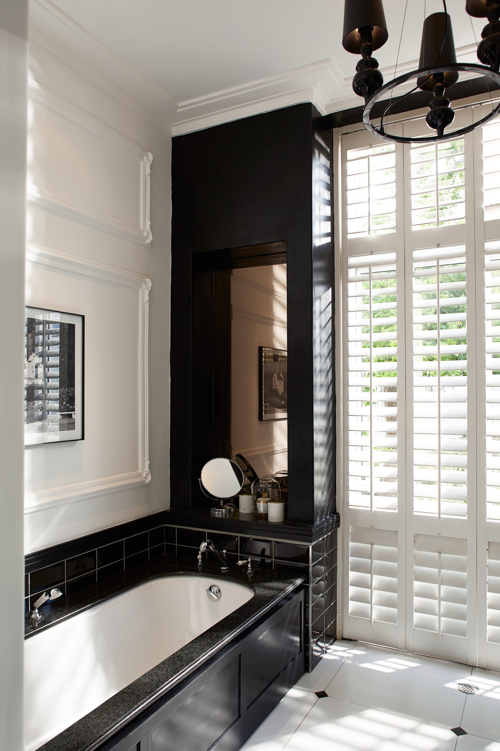 20210902AlphenHotel_12_ROOM_15_BATHROOM_55764_RT